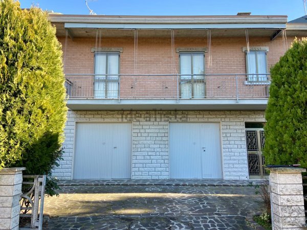 casa indipendente in vendita a Modena in zona Ganaceto