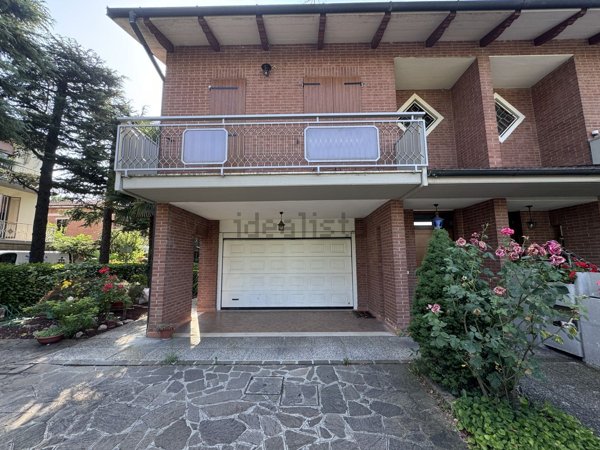 casa indipendente in vendita a Modena in zona San Lazzaro / Modena Est