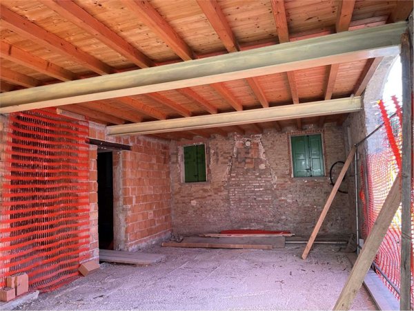 casa indipendente in vendita a Modena in zona Baggiovara