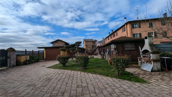 casa indipendente in vendita a Modena in zona San Donnino