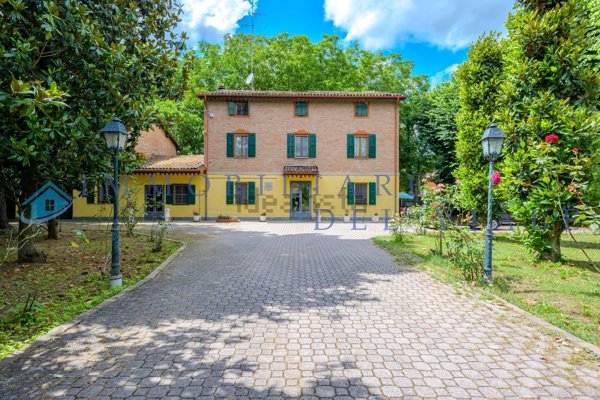 casa indipendente in vendita a Modena in zona Crocetta