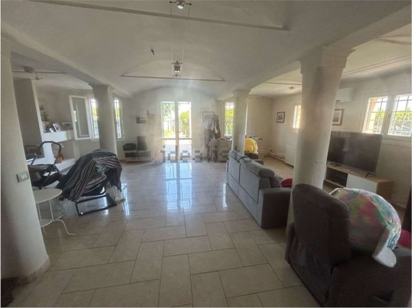 casa indipendente in vendita a Modena in zona Villanova