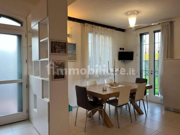 casa indipendente in vendita a Modena in zona Crocetta