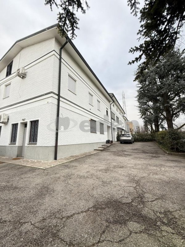 casa indipendente in vendita a Modena in zona Baggiovara