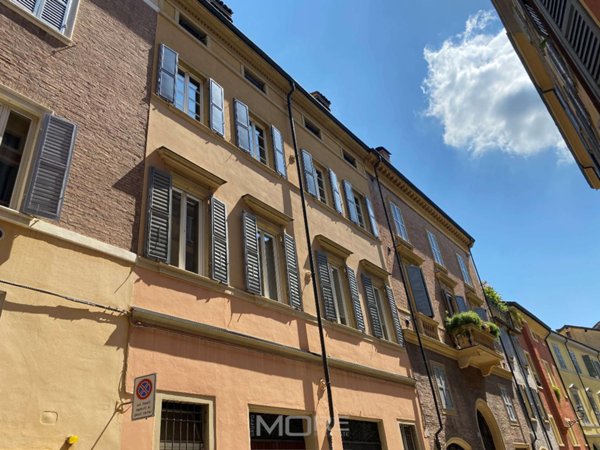 appartamento in vendita a Modena in zona Centro Storico