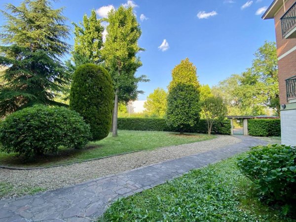 appartamento in vendita a Modena in zona Amendola