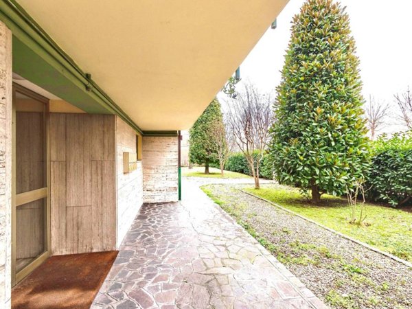 appartamento in vendita a Modena in zona Amendola