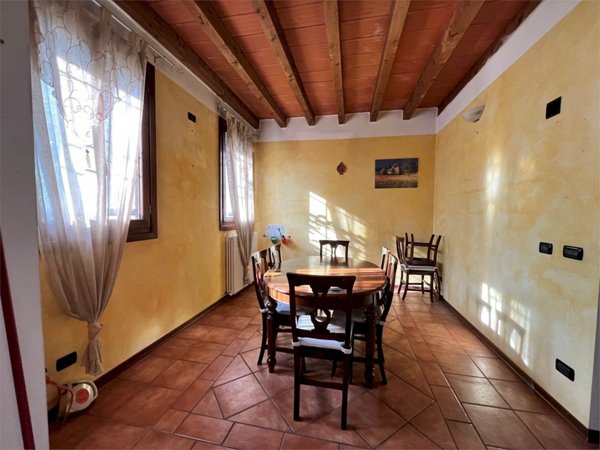 casa indipendente in vendita a Modena