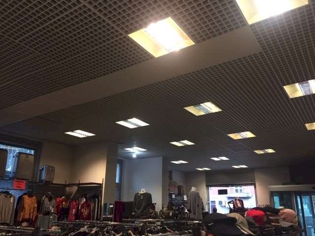 negozio in vendita a Modena in zona Centro Storico