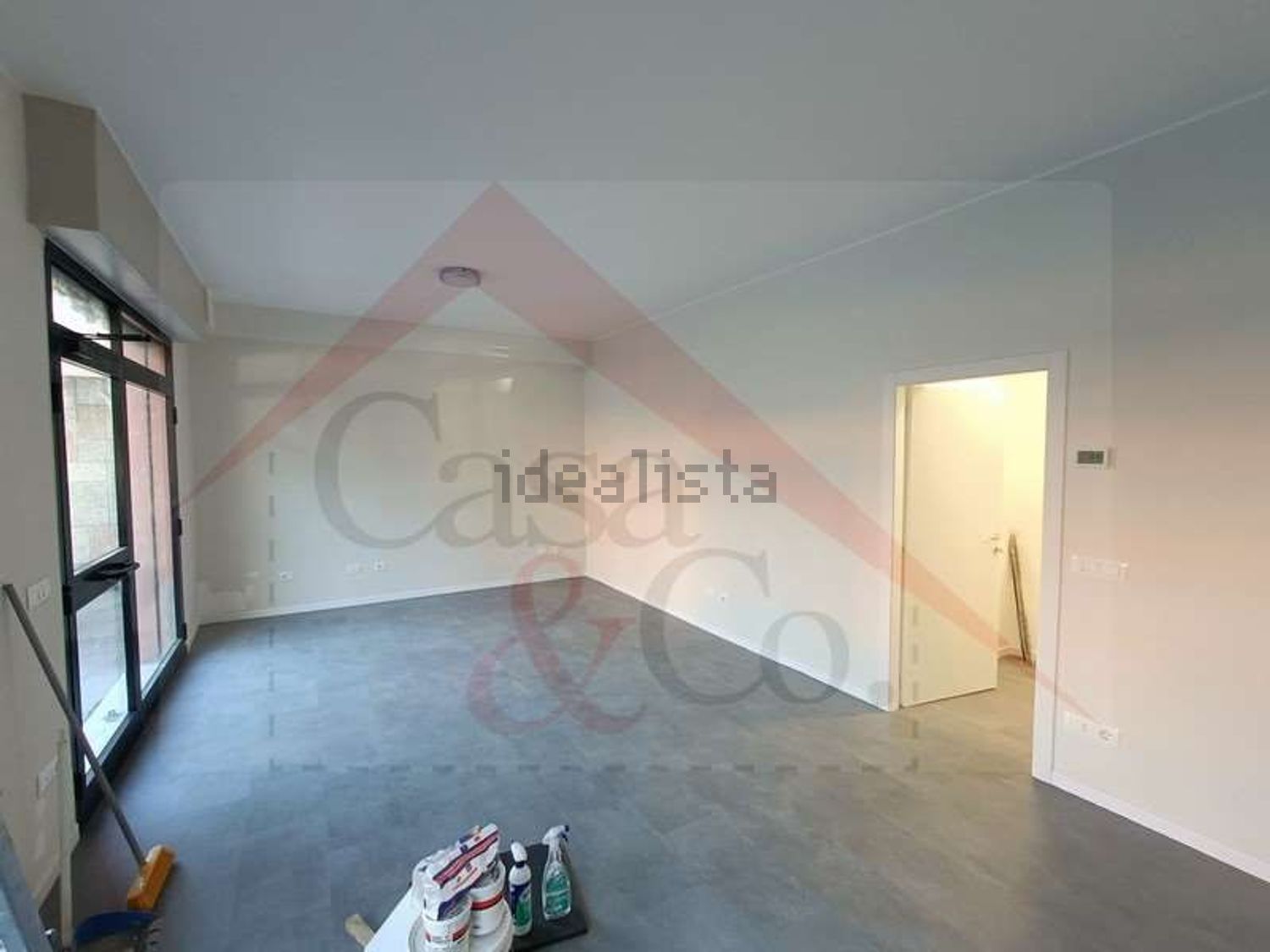 ufficio in vendita a Modena in zona San Lazzaro / Modena Est