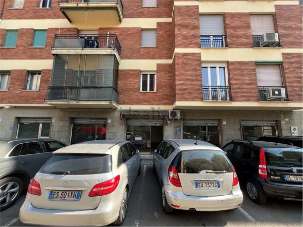 locale commerciale in vendita a Modena in zona San Lazzaro / Modena Est