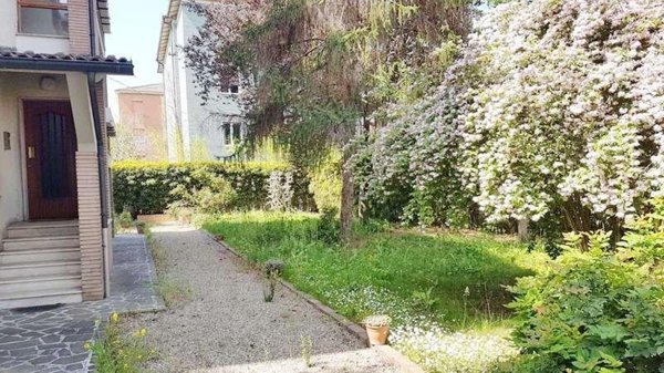 casa indipendente in vendita a Modena in zona Sant'Agnese