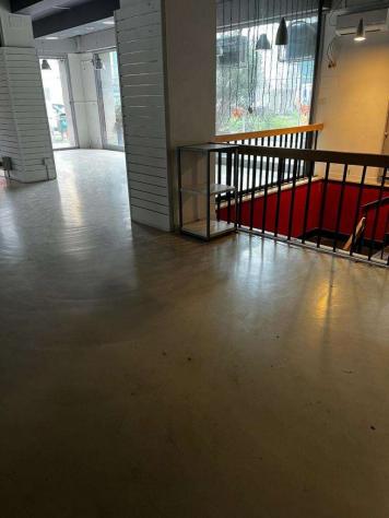 negozio in vendita a Modena in zona San Lazzaro / Modena Est