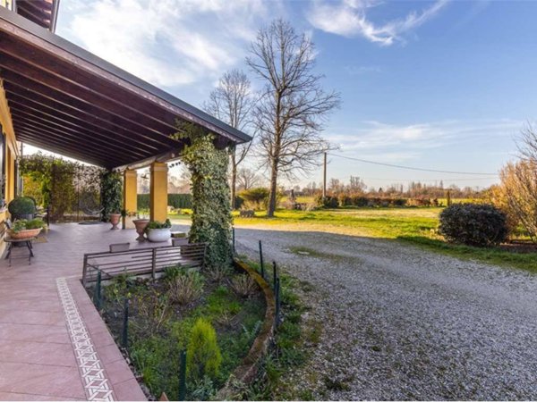 casa indipendente in vendita a Modena in zona Sant'Agnese
