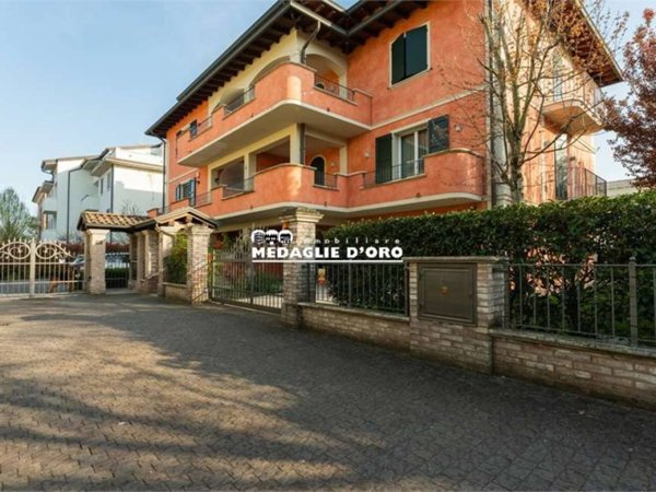 casa indipendente in vendita a Modena in zona Buon Pastore