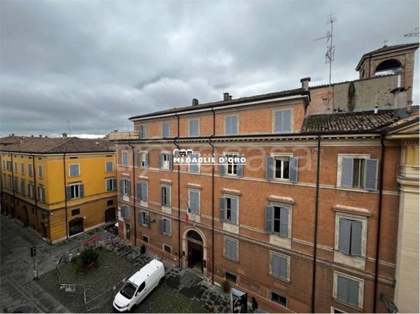 appartamento in vendita a Modena in zona Centro Storico