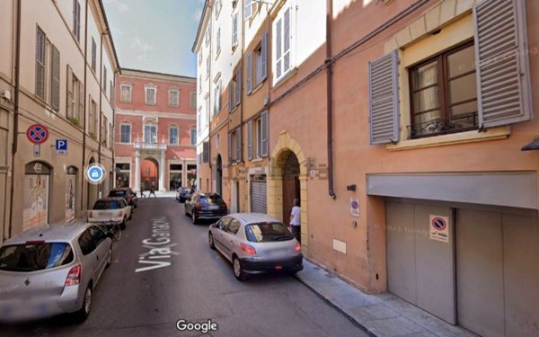 negozio in vendita a Modena in zona Centro Storico
