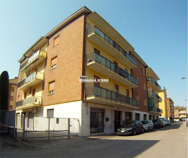 negozio in vendita a Modena in zona San Cataldo