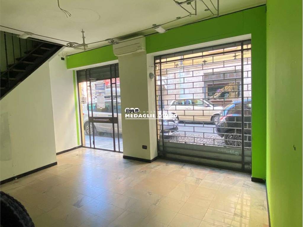 negozio in vendita a Modena in zona Centro Storico