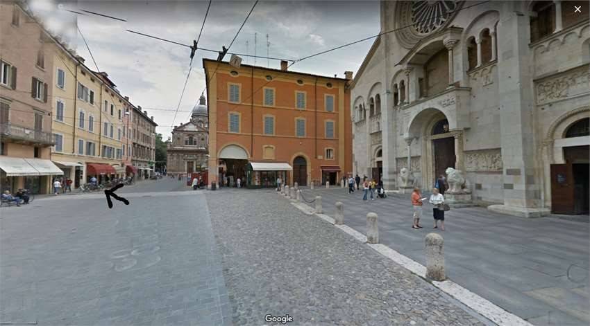 negozio in vendita a Modena in zona Centro Storico