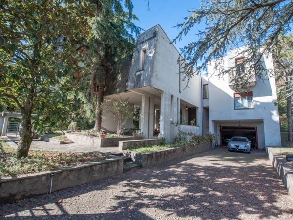 casa indipendente in vendita a Modena in zona San Faustino