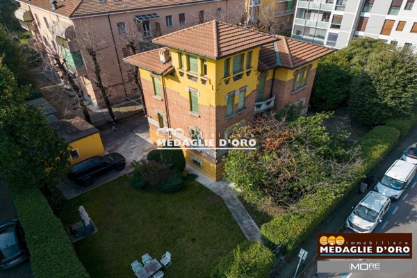 casa indipendente in vendita a Modena in zona Buon Pastore