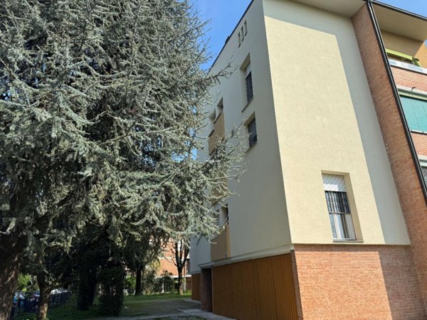 appartamento in vendita a Modena in zona Crocetta