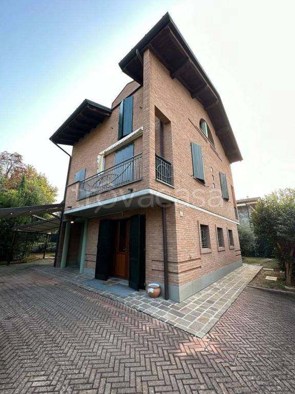casa indipendente in vendita a Modena in zona Baggiovara
