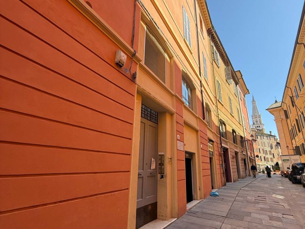appartamento in vendita a Modena in zona Centro Storico