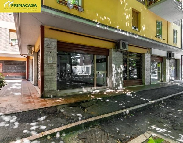 negozio in vendita a Modena