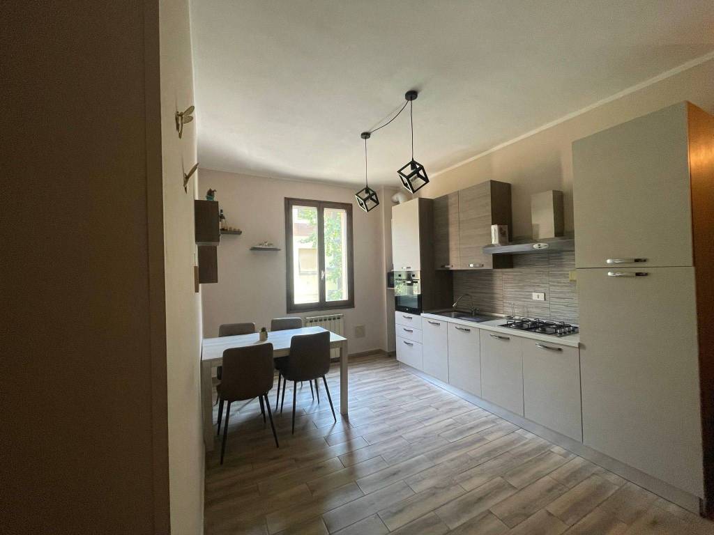 appartamento in vendita a Modena in zona Madonnina / Quattro Ville