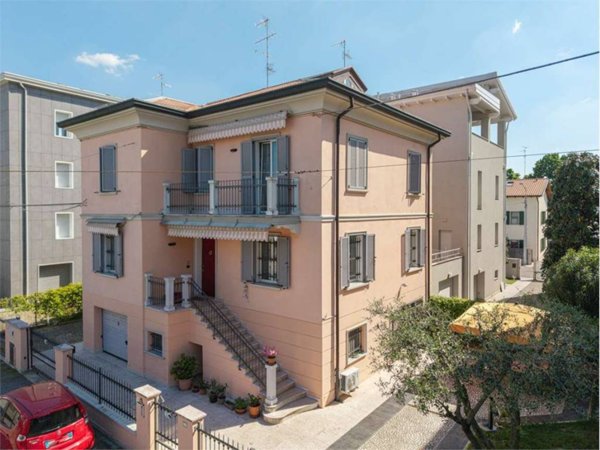 casa indipendente in vendita a Modena in zona Buon Pastore