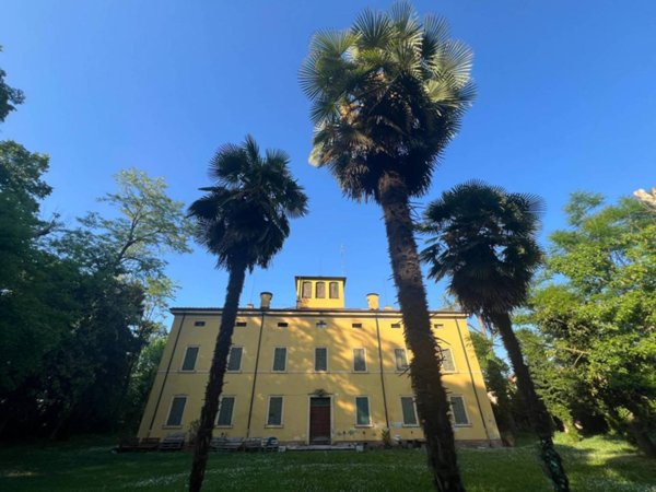 villa in vendita a Modena in zona Villanova