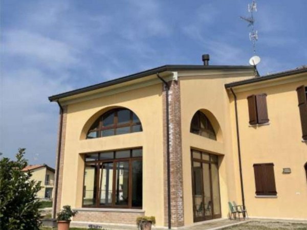casa indipendente in vendita a Modena
