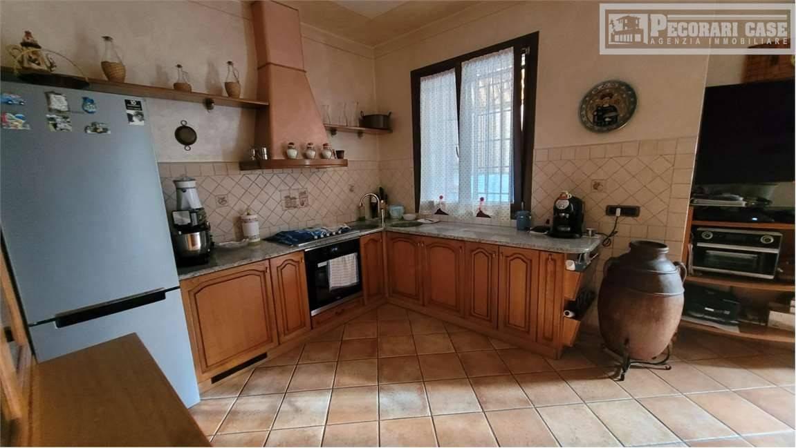 casa indipendente in vendita a Modena