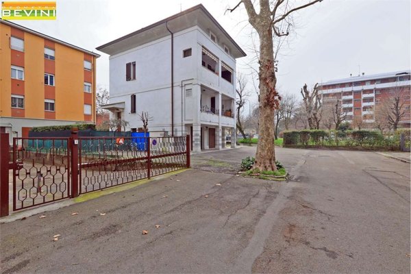 casa indipendente in vendita a Modena in zona Baggiovara