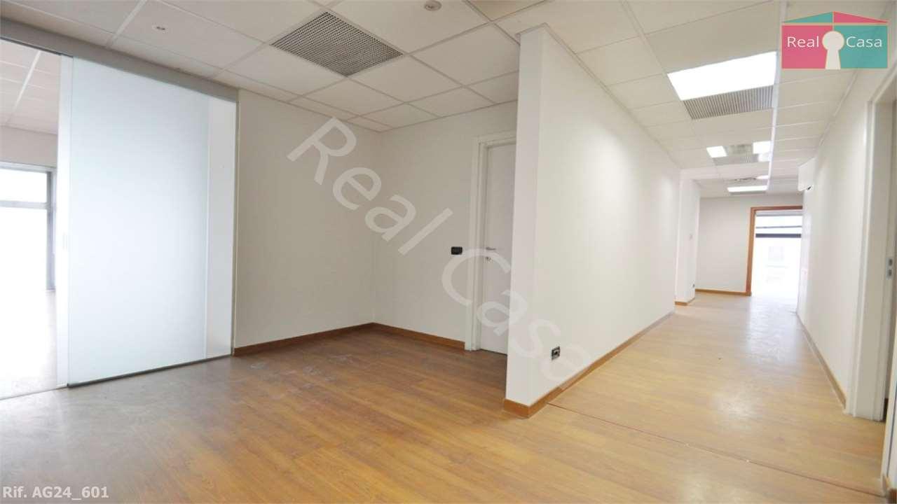 negozio in vendita a Modena