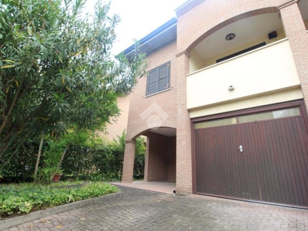 casa indipendente in vendita a Modena