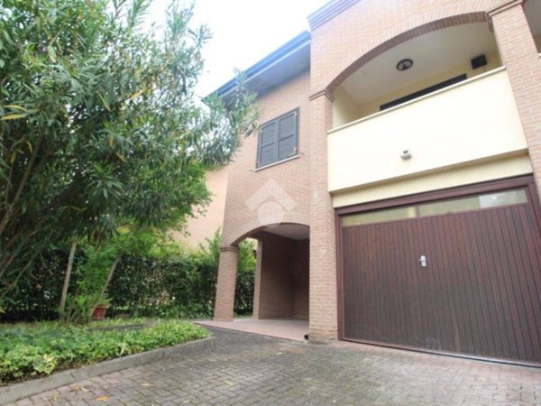 casa indipendente in vendita a Modena in zona Baggiovara