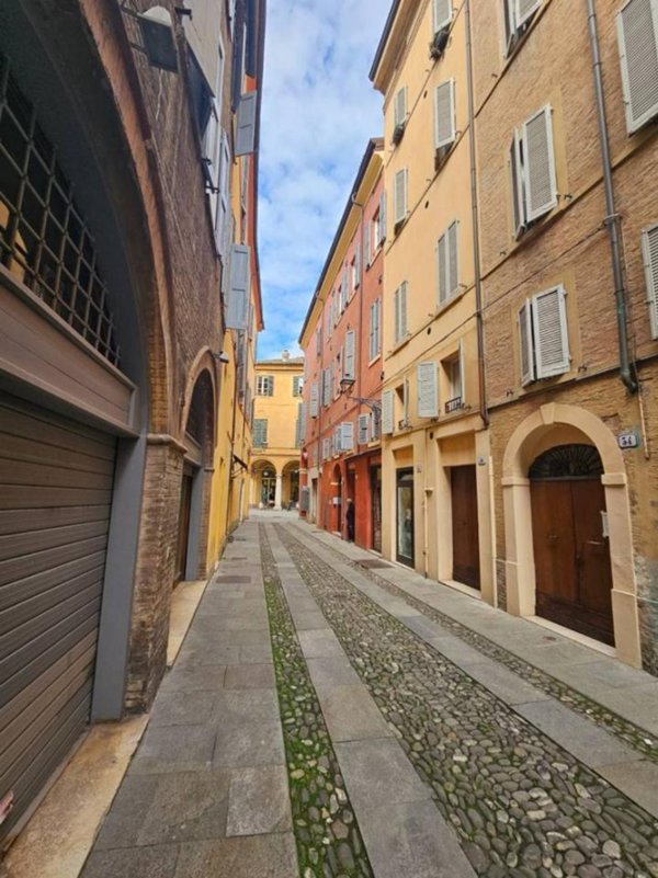 appartamento in vendita a Modena in zona Centro Storico