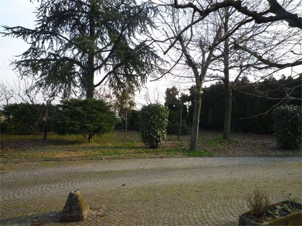 terreno edificabile in vendita a Modena in zona Madonnina / Quattro Ville
