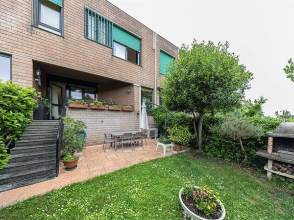 casa indipendente in vendita a Modena in zona Baggiovara