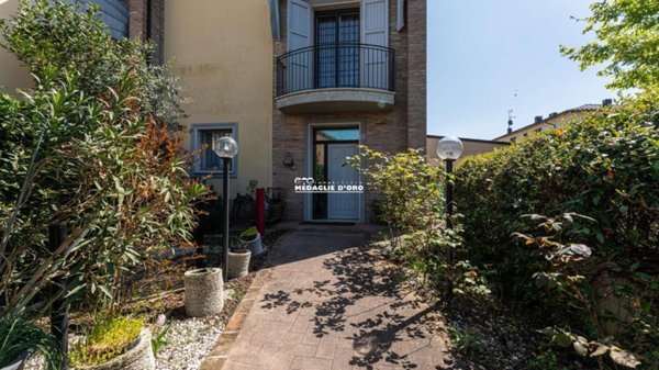 casa indipendente in vendita a Modena in zona Buon Pastore