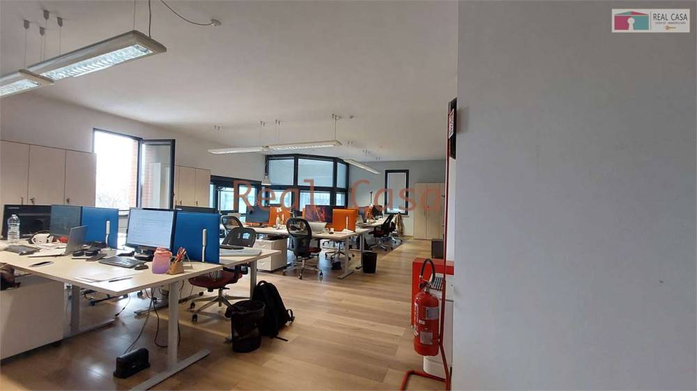 ufficio in vendita a Modena in zona Crocetta