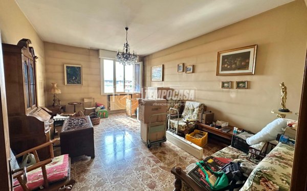 appartamento in vendita a Modena in zona Crocetta