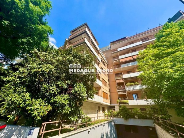 appartamento in vendita a Modena in zona Centro Storico