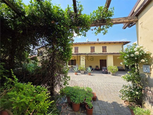 casa indipendente in vendita a Modena in zona Cittanova