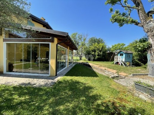 casa indipendente in vendita a Modena in zona Cognento