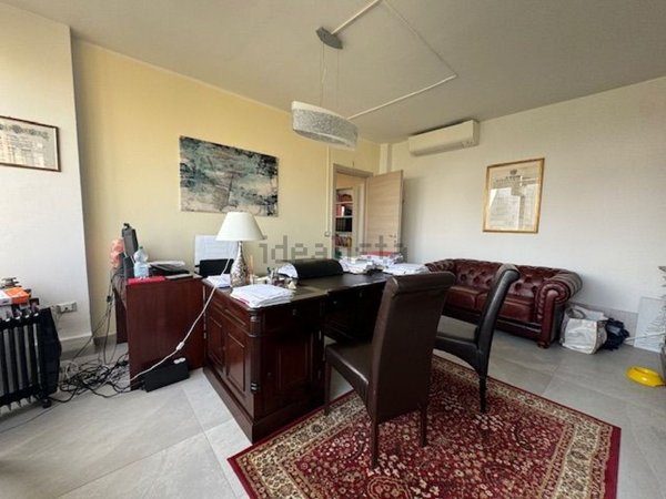 ufficio in vendita a Modena in zona San Faustino