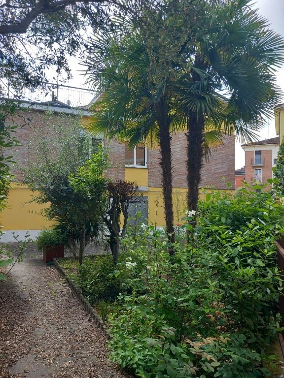casa indipendente in vendita a Modena